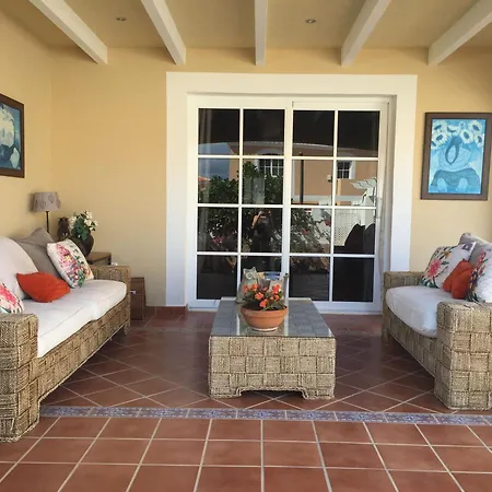 Casa Paraiso Mit Ueberdachter Terrasse Tatil Evi